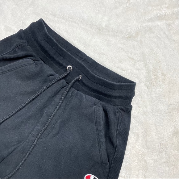 Black Champion Reverse Weave Shorts - Picture 4 of 4